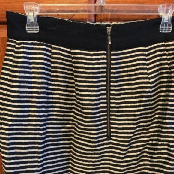 Ann Taylor LOFT | Striped Navy Pencil Skirt | Sz 6 - Picture 5 of 9